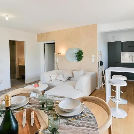 Apartment Elegant 2br With Terrace Tourgeville
