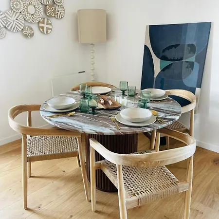Elegant 2br With Terrace *