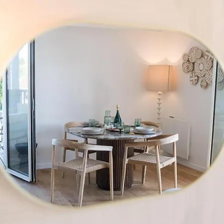 Elegant 2br With Terrace Apartment
