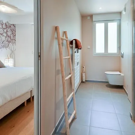Elegant 2br With Terrace Apartment