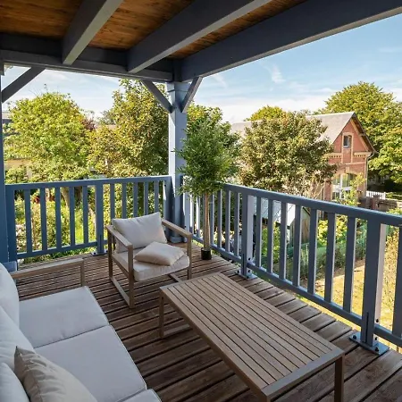 Elegant 2br With Terrace Apartment *